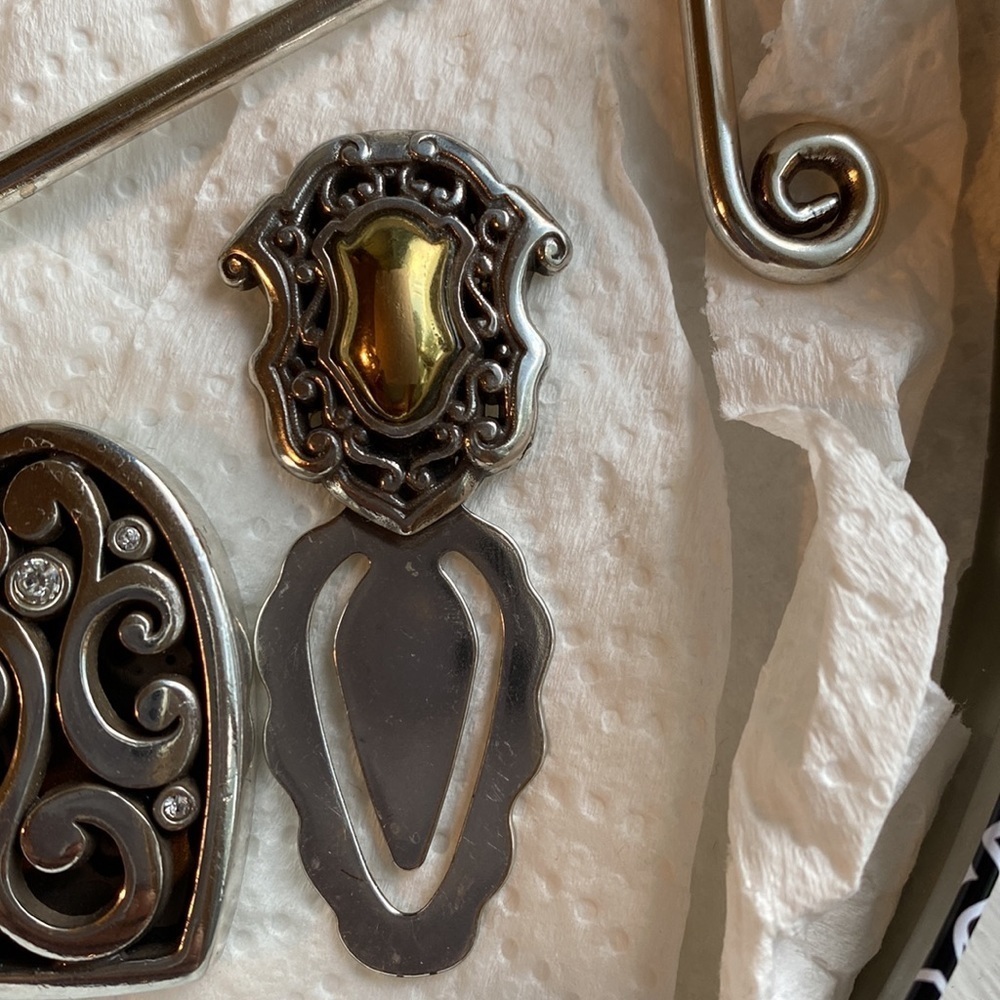 BRIGHTON vintage silver and‎ gold heart and shield handbag hanger and bookmark - Picture 3 of 4